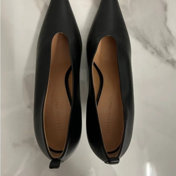 Bottega Veneta Almond Leather Heels in Black Size 41 IT (11 US) - Picture 7 of 9